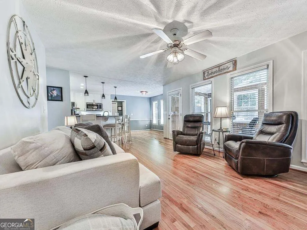 373 Yonah CIR Woodstock, GA 30189