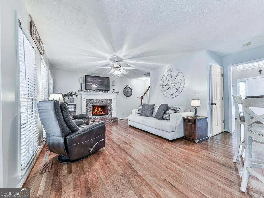 373 Yonah CIR Woodstock, GA 30189