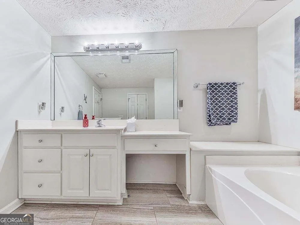 373 Yonah CIR Woodstock, GA 30189