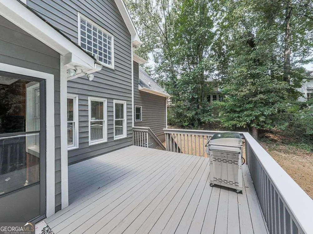 373 Yonah CIR Woodstock, GA 30189