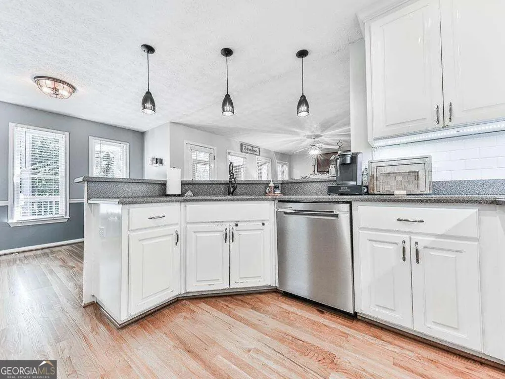 373 Yonah CIR Woodstock, GA 30189