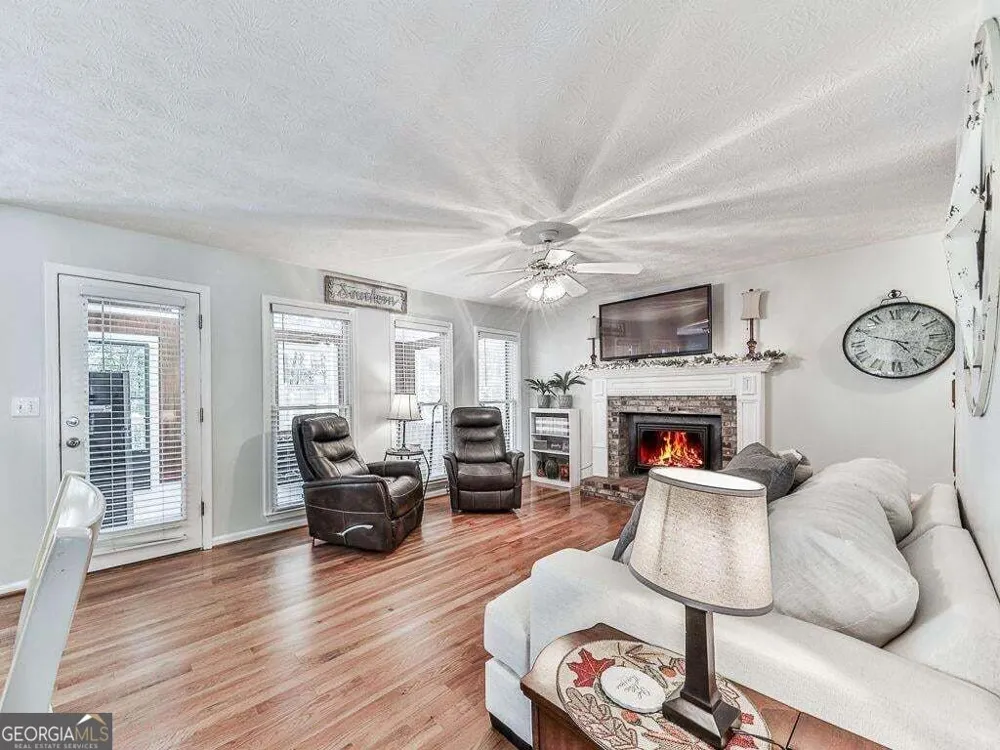 373 Yonah CIR Woodstock, GA 30189