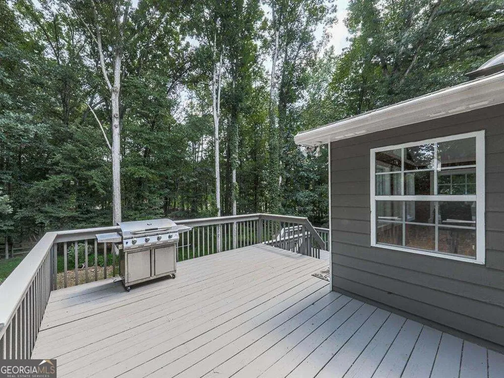 373 Yonah CIR Woodstock, GA 30189