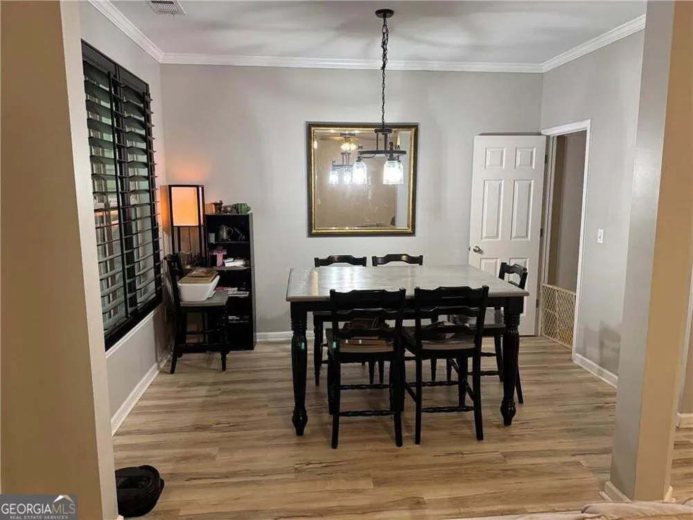 143 Sunset LN Woodstock, GA 30189