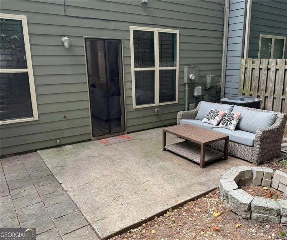 143 Sunset LN Woodstock, GA 30189