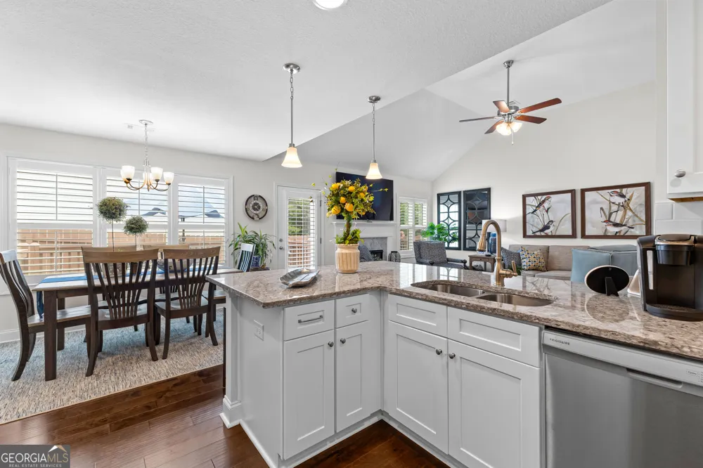 557 Lago CT LaGrange, GA 30241