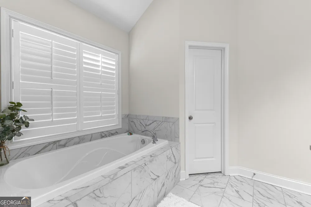 557 Lago CT LaGrange, GA 30241