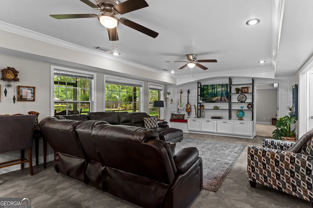 222 Middleton RD Guyton, GA 31312