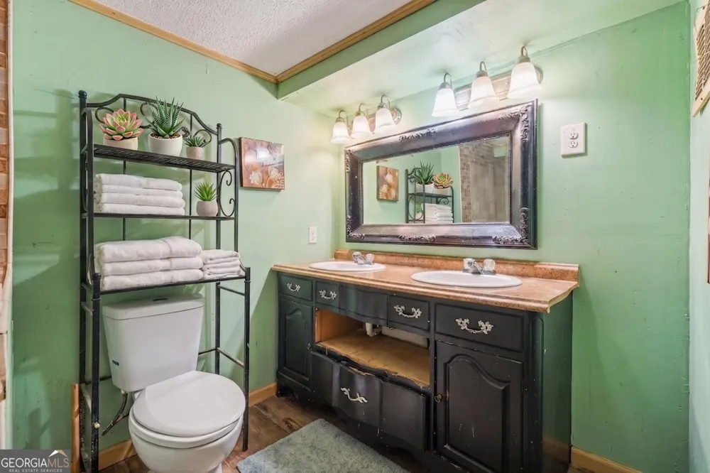 5228 Tina CT Stone Mountain, GA 30083