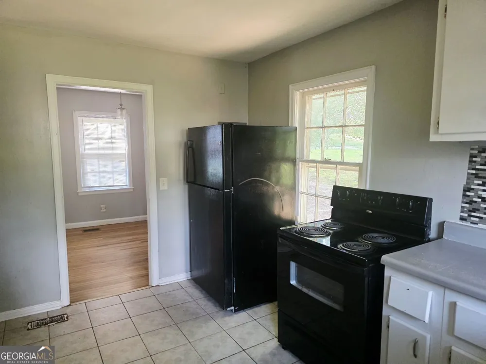 1894 Oak Valley RD Decatur, GA 30035