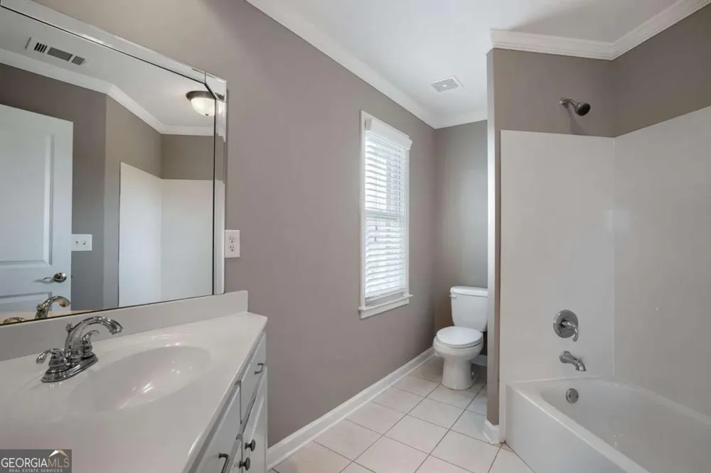2646 Hunters Place LNDG Grayson, GA 30017
