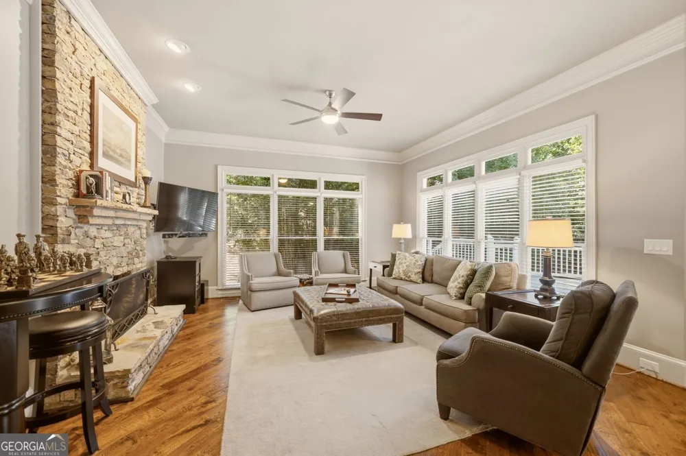 348 Aviemore LN Suwanee, GA 30024