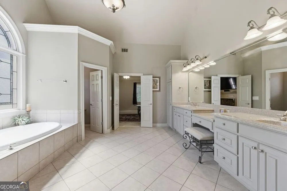 348 Aviemore LN Suwanee, GA 30024