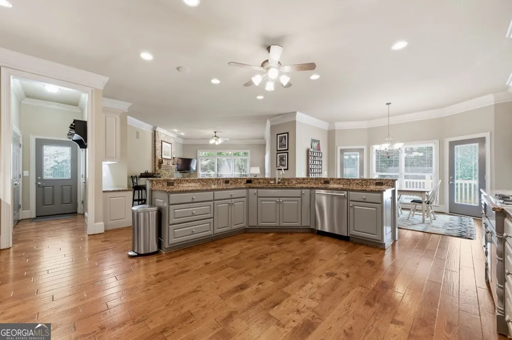 348 Aviemore LN Suwanee, GA 30024