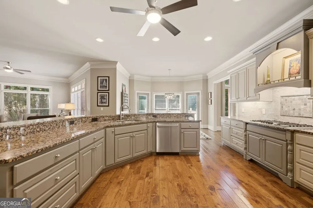 348 Aviemore LN Suwanee, GA 30024