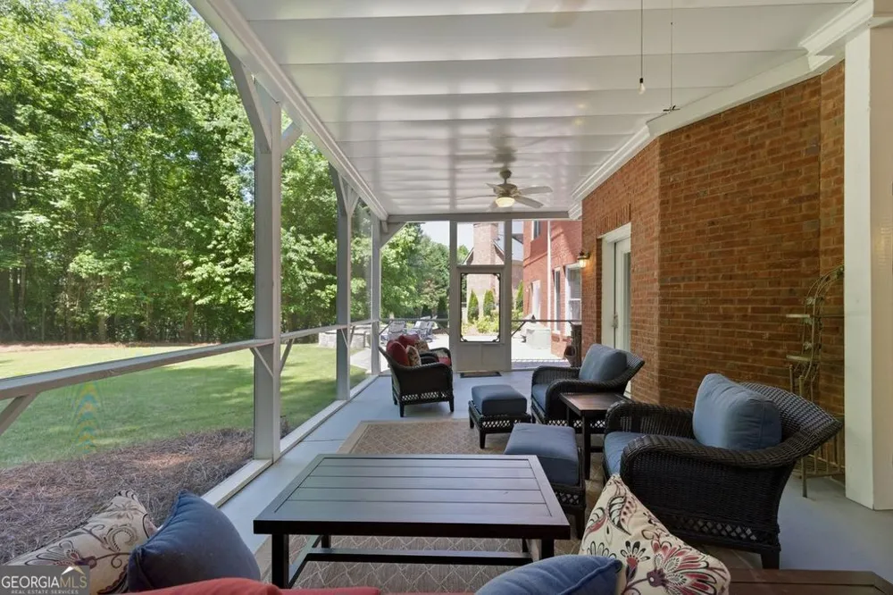 348 Aviemore LN Suwanee, GA 30024
