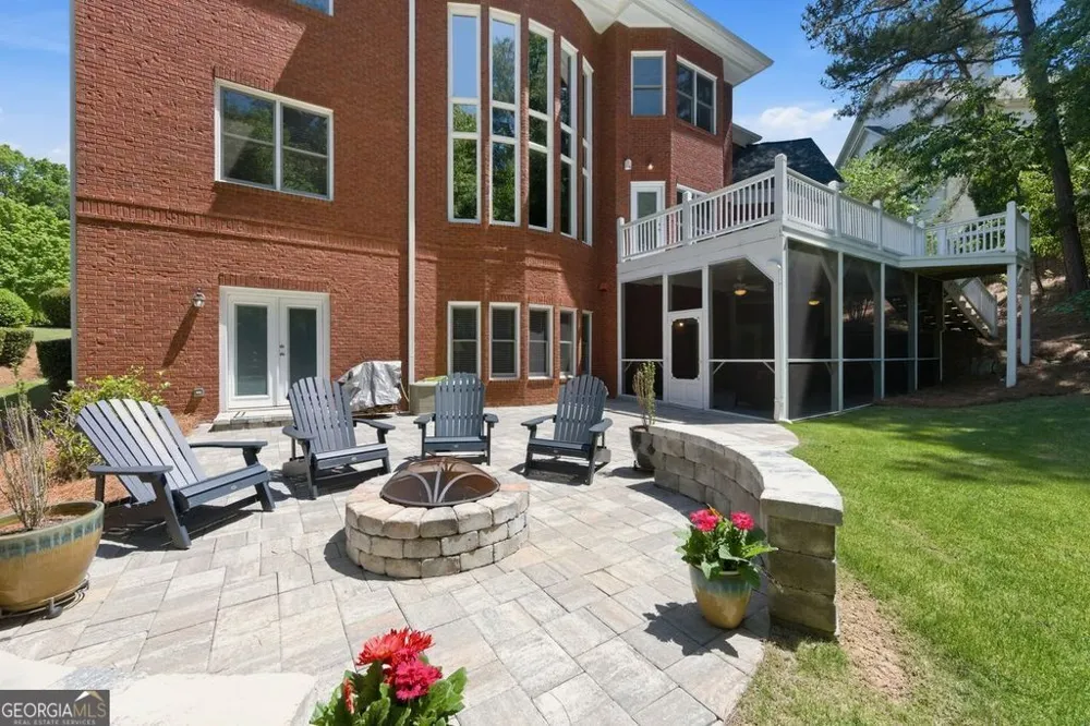 348 Aviemore LN Suwanee, GA 30024
