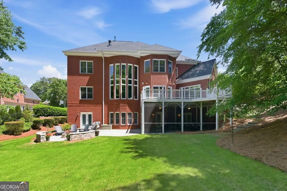 348 Aviemore LN Suwanee, GA 30024