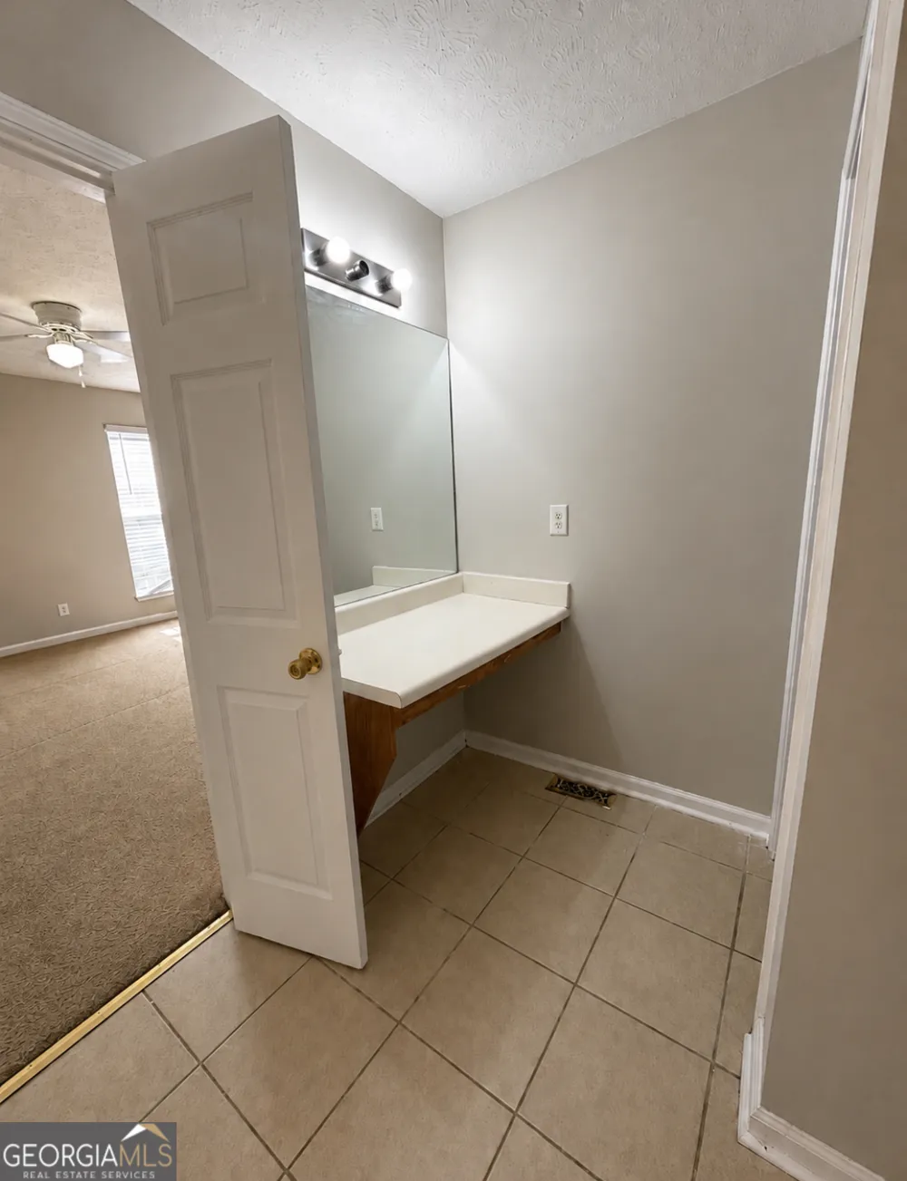 828 Tradd CT Stone Mountain, GA 30087