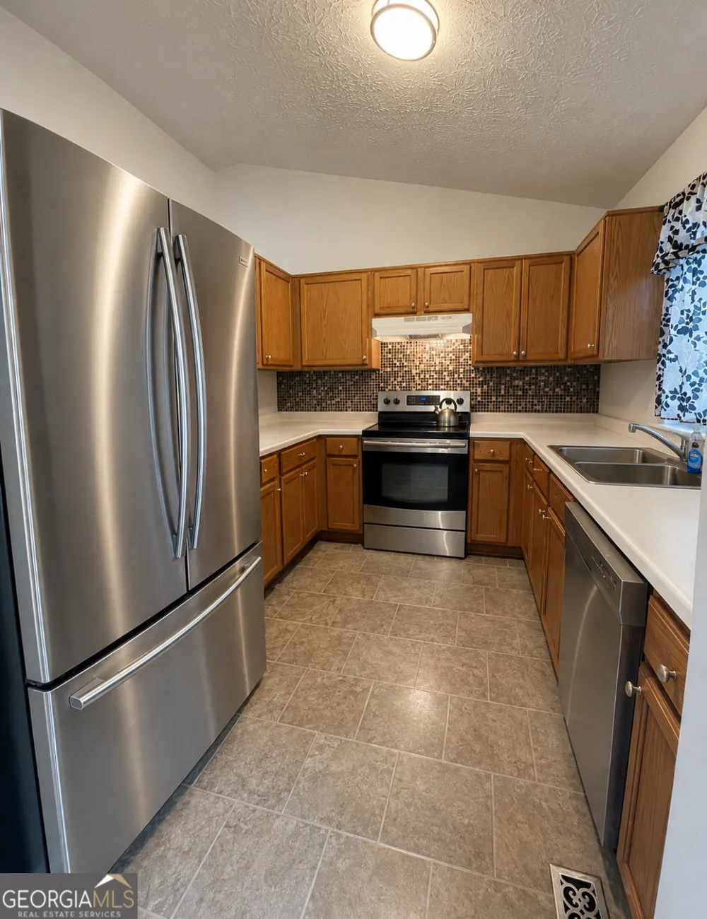 828 Tradd CT Stone Mountain, GA 30087