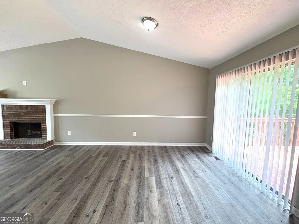 1990 Lown Farm LN Lithonia, GA 30058