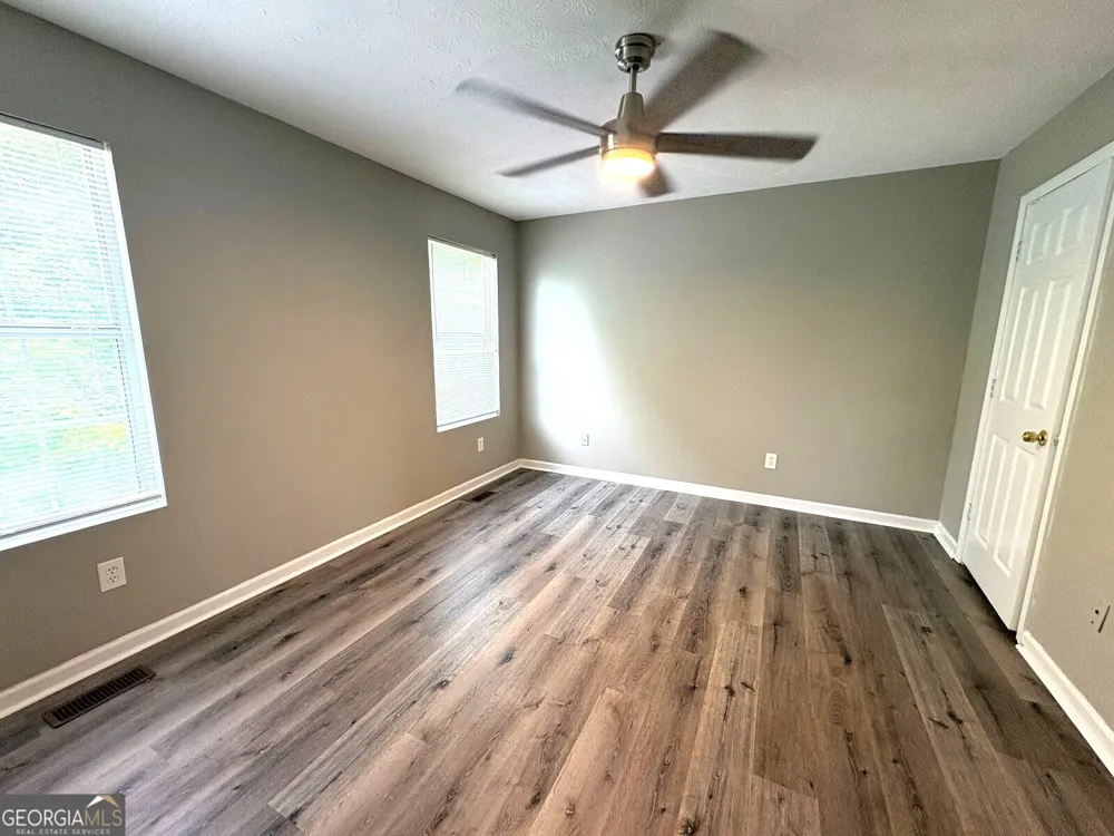 1990 Lown Farm LN Lithonia, GA 30058