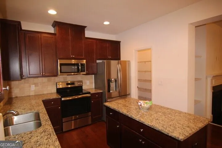 5850 Vinyard LN Cumming, GA 30041