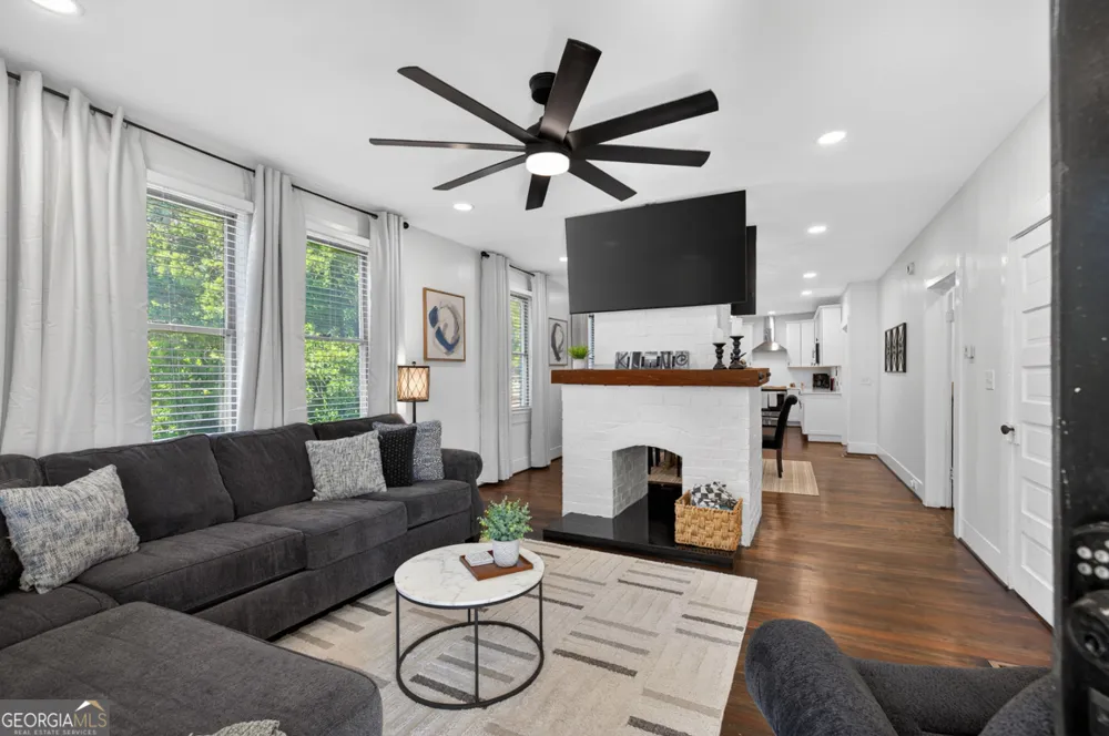 37 Poplar ST Covington, GA 30014