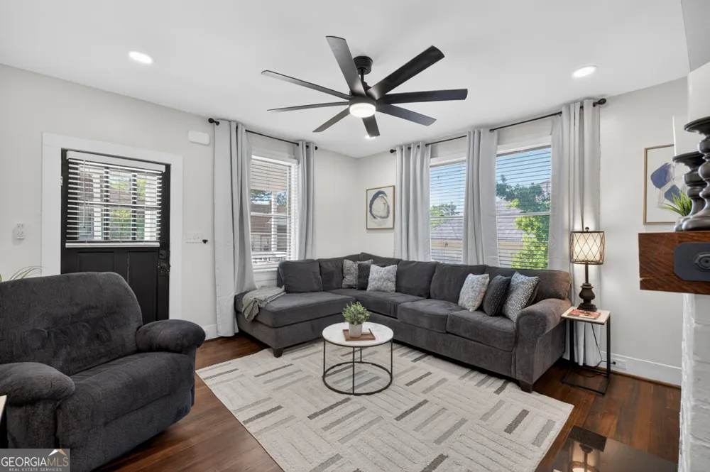 37 Poplar ST Covington, GA 30014