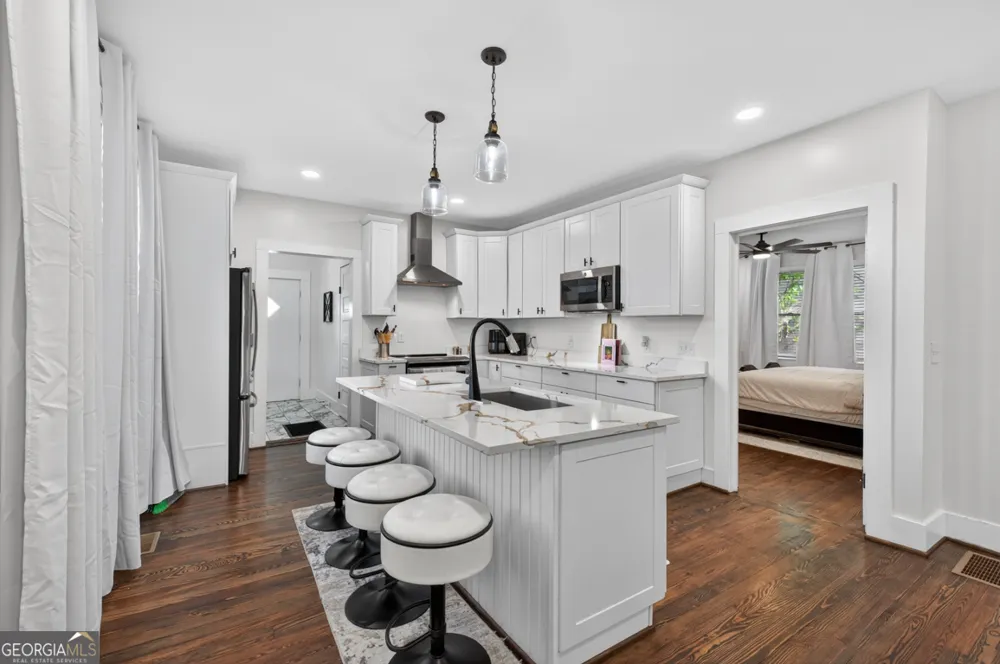 37 Poplar ST Covington, GA 30014