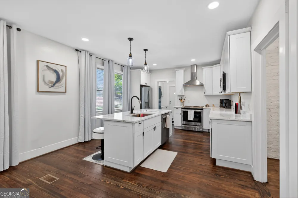 37 Poplar ST Covington, GA 30014