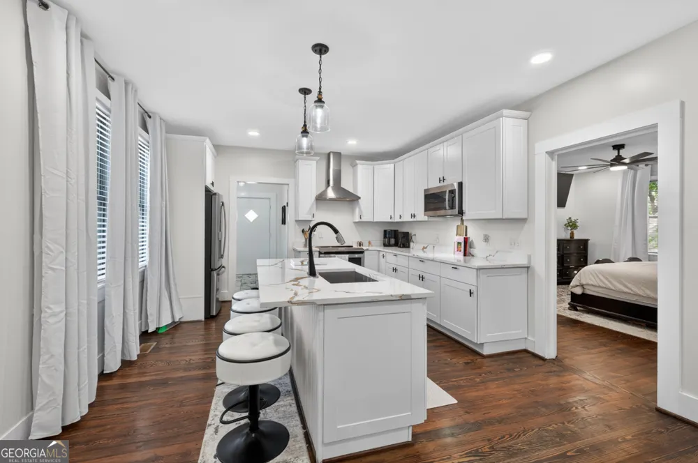 37 Poplar ST Covington, GA 30014