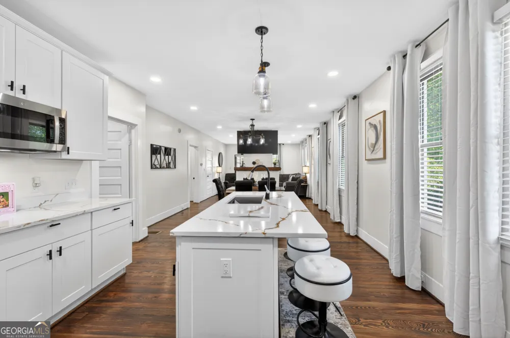 37 Poplar ST Covington, GA 30014