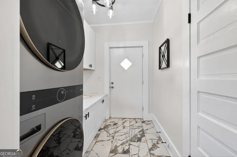 37 Poplar ST Covington, GA 30014