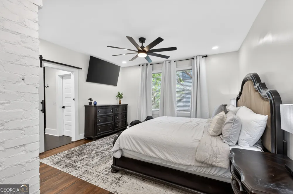 37 Poplar ST Covington, GA 30014