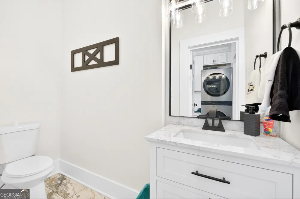 37 Poplar ST Covington, GA 30014