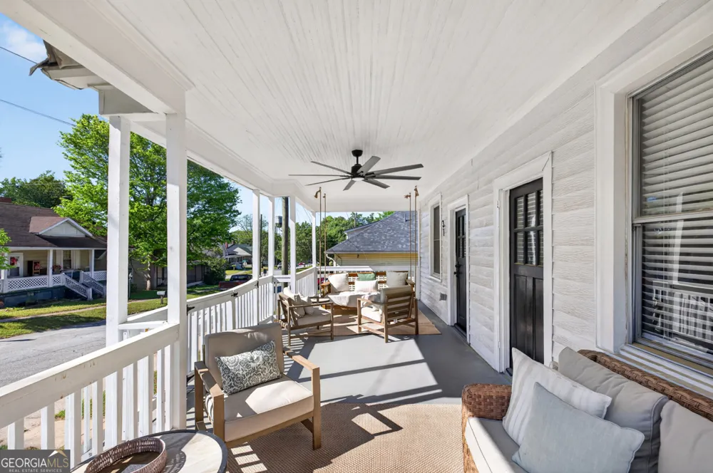 37 Poplar ST Covington, GA 30014