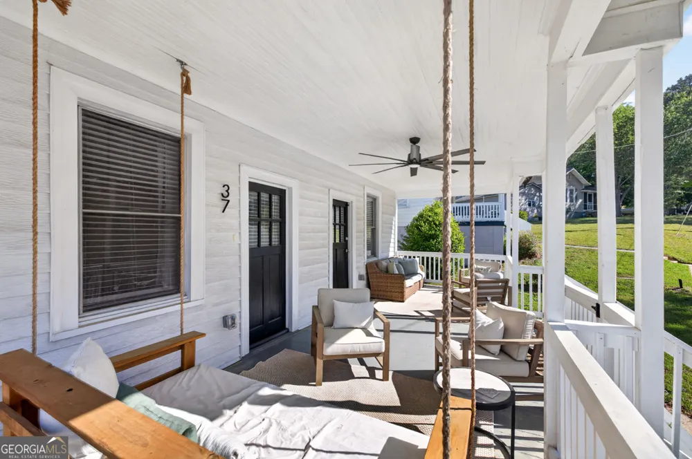 37 Poplar ST Covington, GA 30014