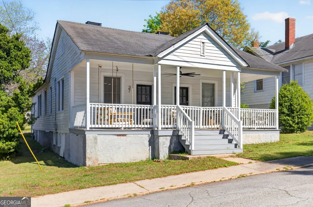 37 Poplar ST Covington, GA 30014