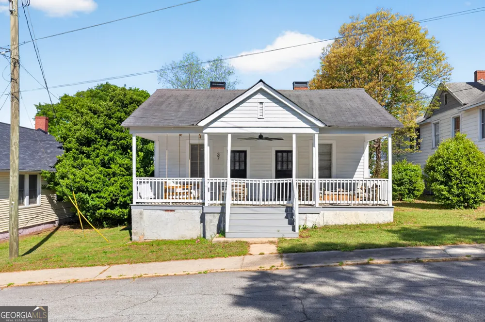 37 Poplar ST Covington, GA 30014