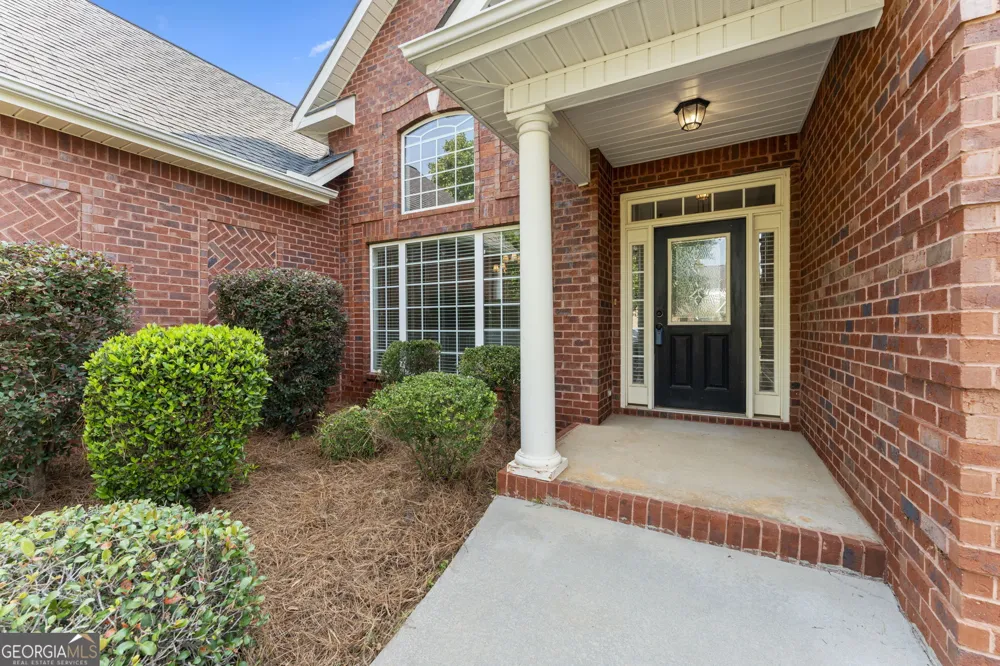 102 Rosemary CT Warner Robins, GA 31088