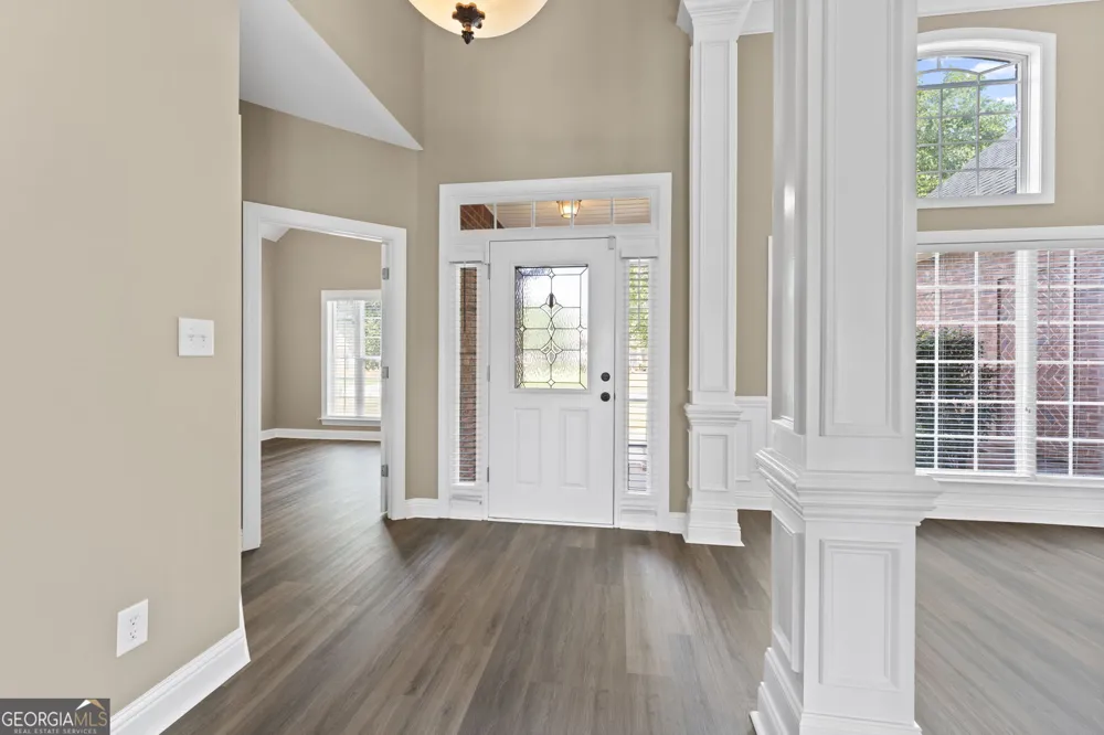 102 Rosemary CT Warner Robins, GA 31088