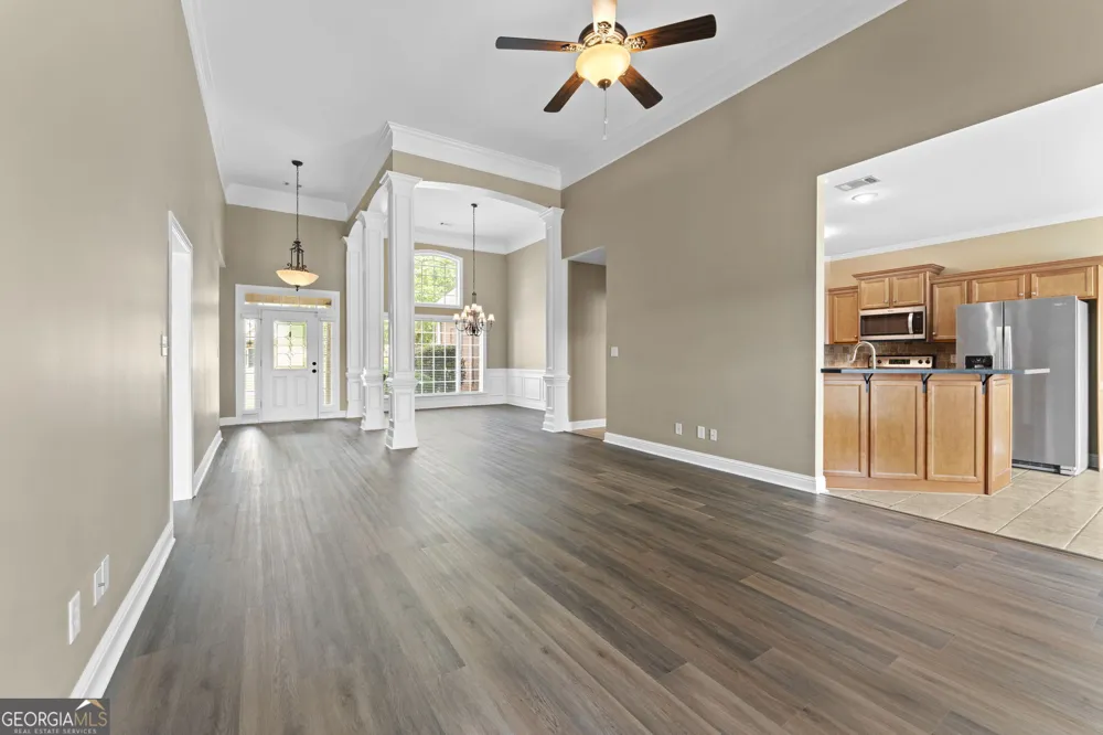 102 Rosemary CT Warner Robins, GA 31088