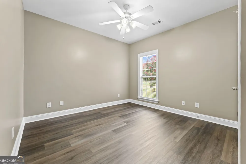 102 Rosemary CT Warner Robins, GA 31088