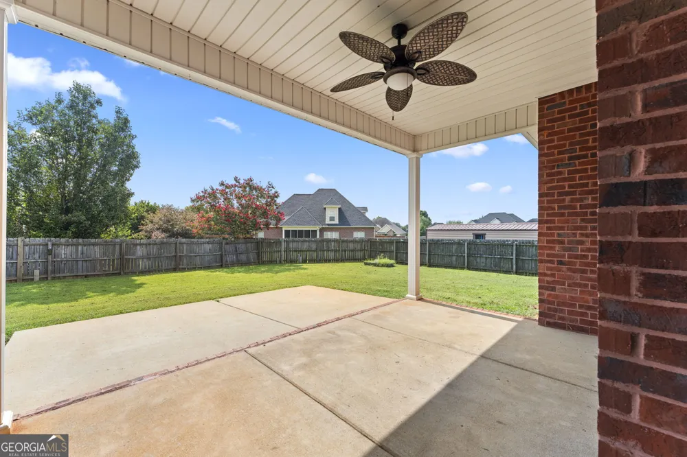 102 Rosemary CT Warner Robins, GA 31088