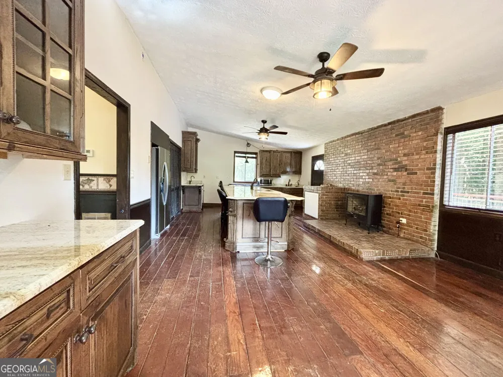 557 Benttree CIR Toccoa, GA 30577