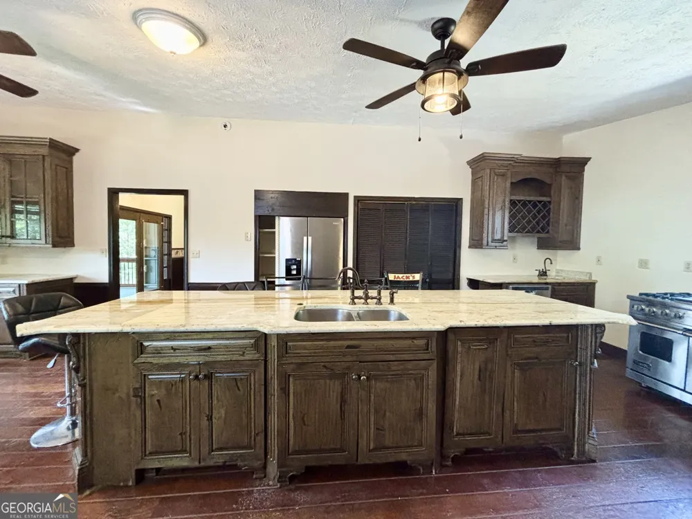557 Benttree CIR Toccoa, GA 30577