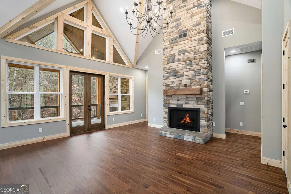 677 Catawba CIR Ellijay, GA 30540