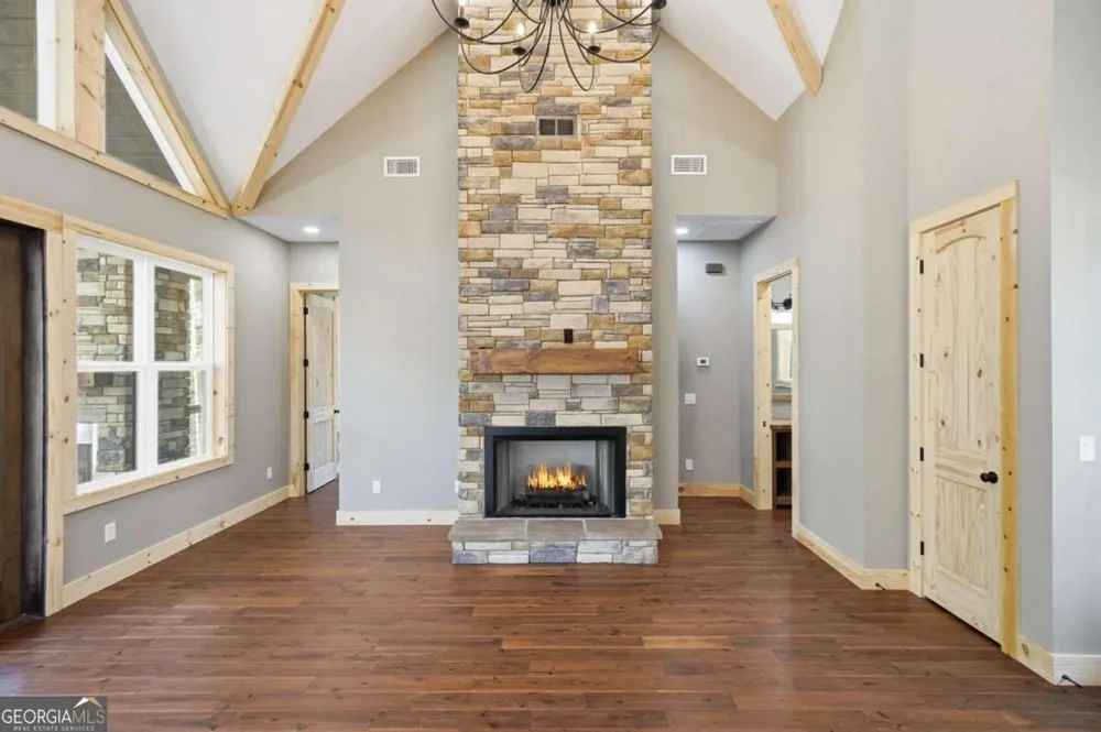 677 Catawba CIR Ellijay, GA 30540