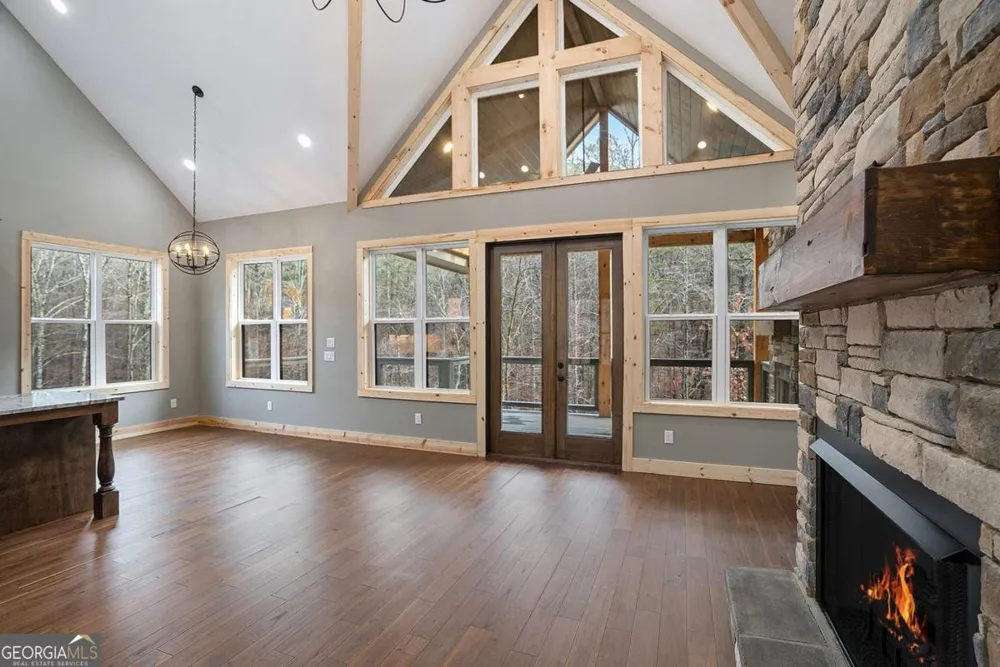 677 Catawba CIR Ellijay, GA 30540
